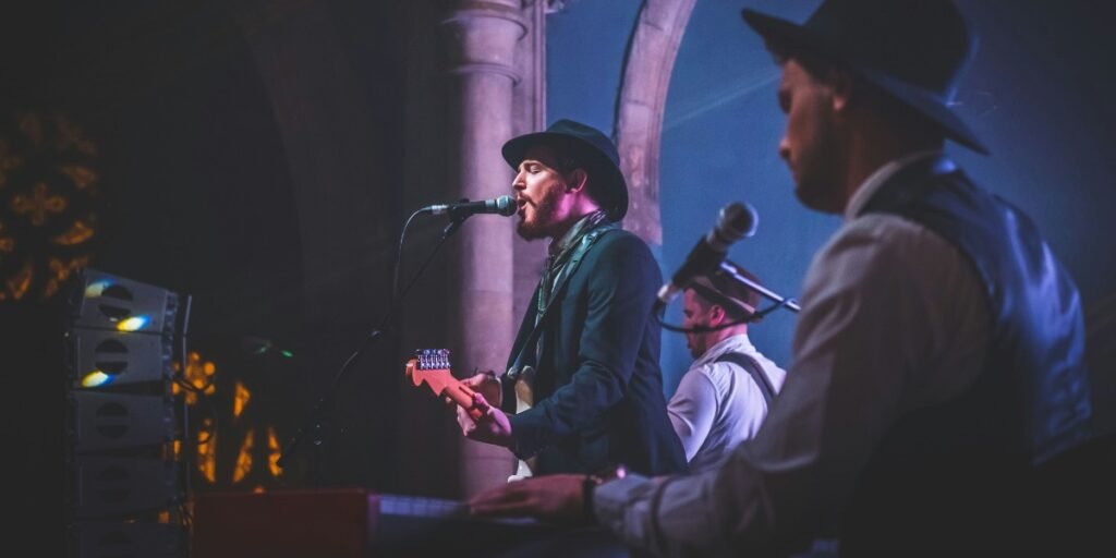 The Role of Innovation in Musicians’ Careers and Popularity