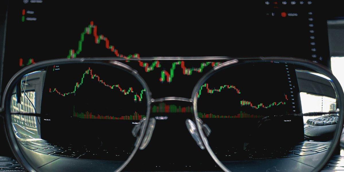 AI Expectations vs. Reality: Why Larry Ellison’s Net Worth Dropped $25B Overnight