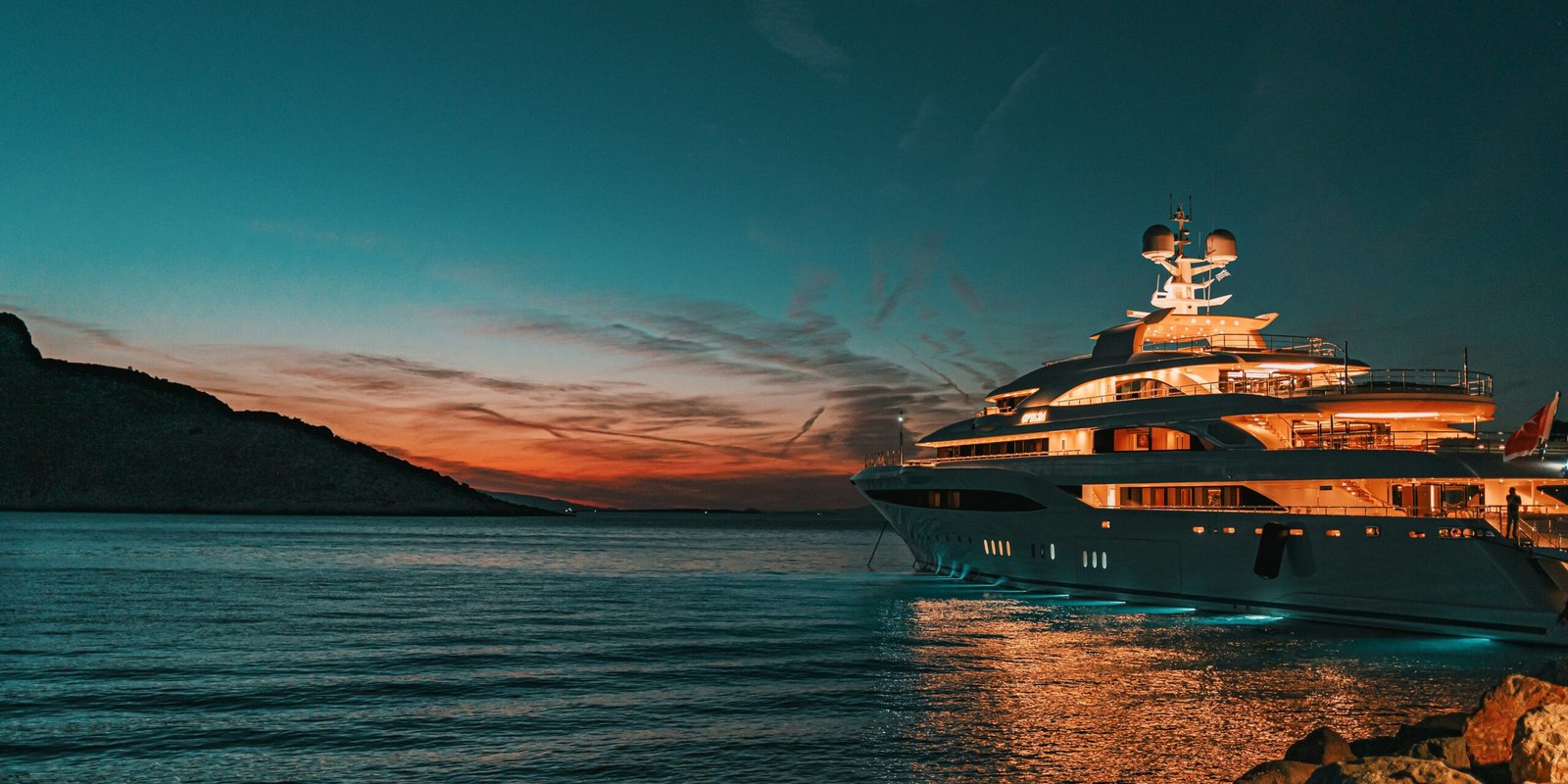 Billionaire Wealth Hits Record $18.3 Trillion as Economic Divide Widens