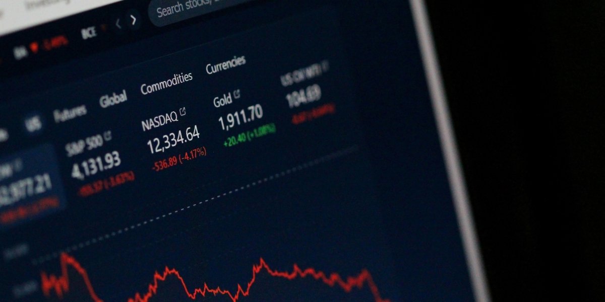 Akamai Soars Nearly 30% on Raised Outlook and AI Deal; Wells Fargo Cuts Nike to Equalweight
