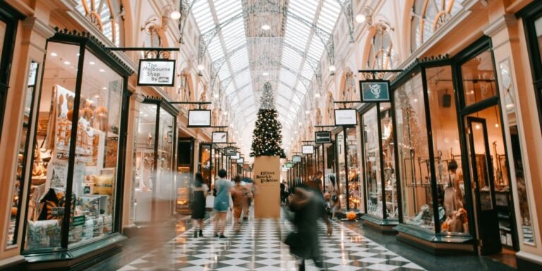 Holiday Retail