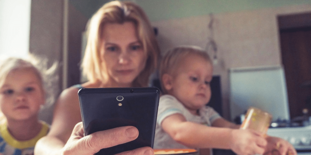 How Parents' Phone Use Affects Children's Development and Well-being