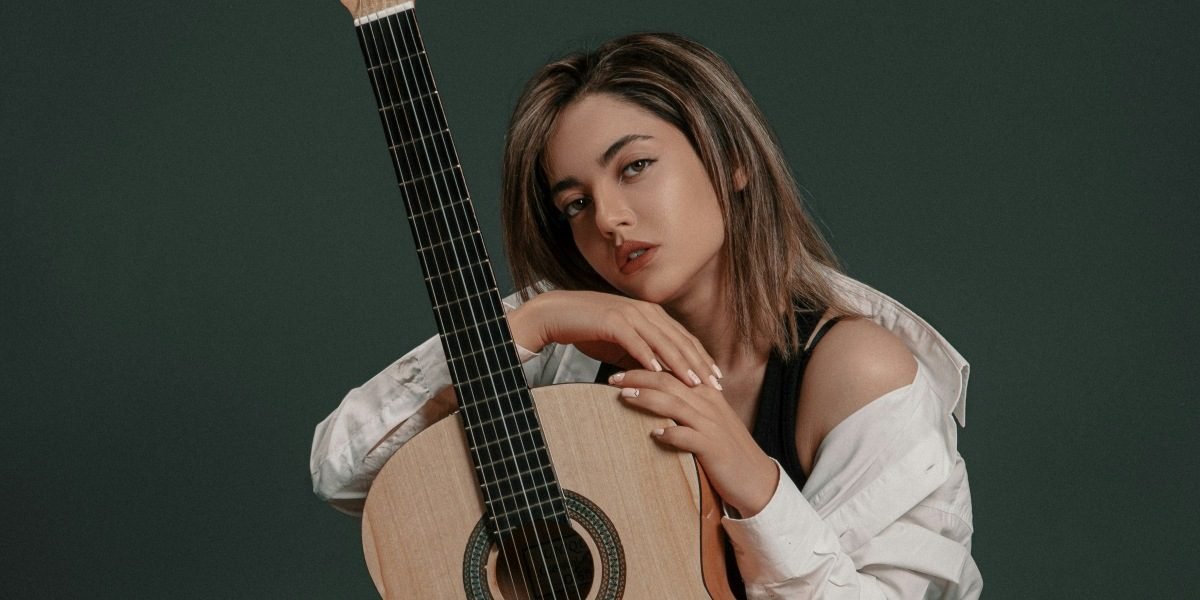 Using Acoustic Covers to Gain Exposure as a New Artist